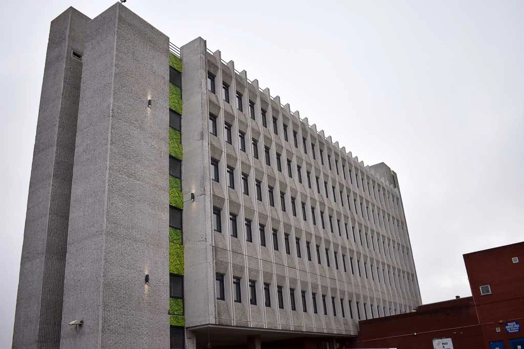 View of the back of the ardenhouse apartments.